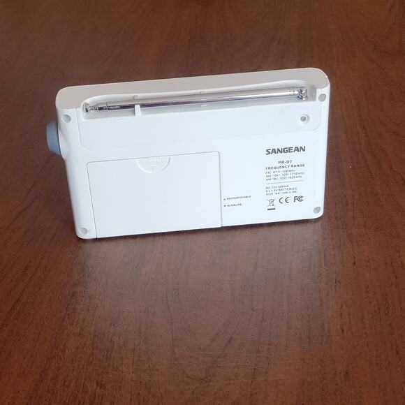 Sangean PR-D7 AM/FM Digital Rechargeable Portable Radio  with charger - Picture 6 of 13